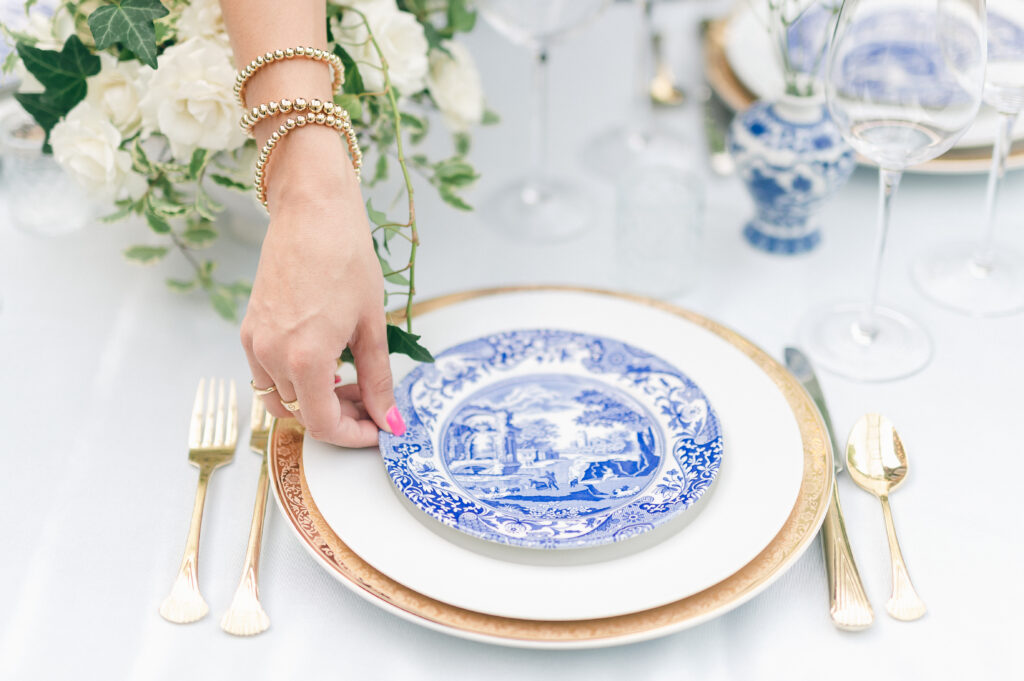 Blue white gold tablescape